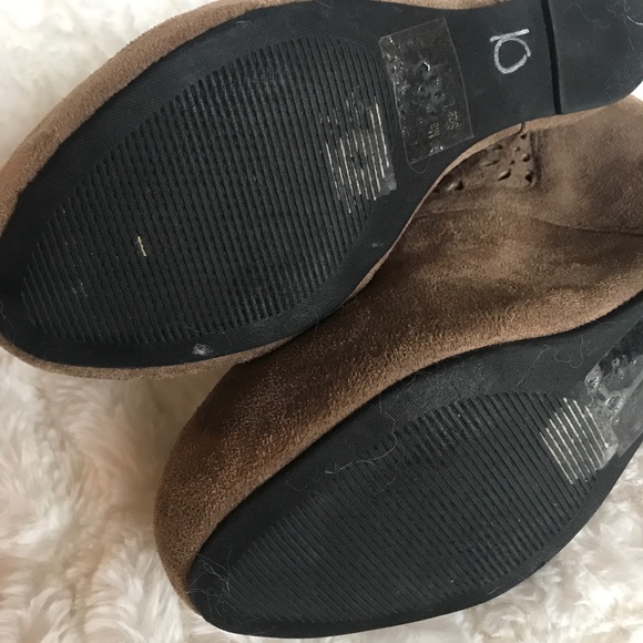 Brown Lace Up Suede Wedge Ankle Booties! - Picture 7 of 7